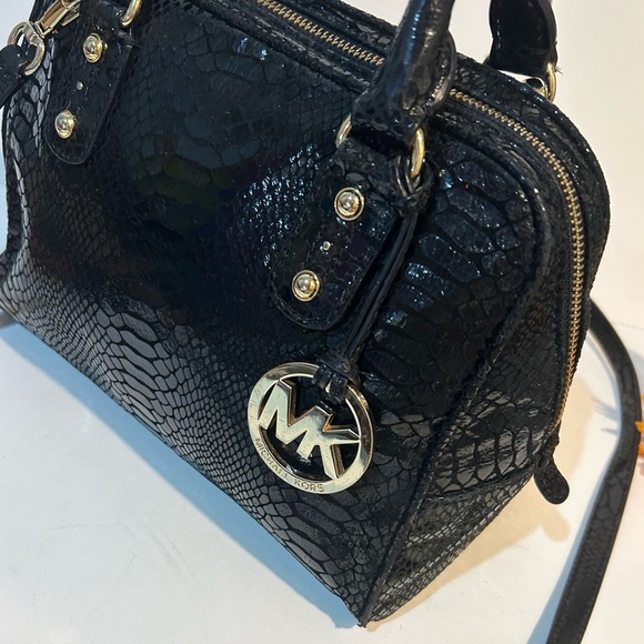 Michael Kors Black leather Snakeskin croc Embossed Satchel crossbody - Picture 5 of 12